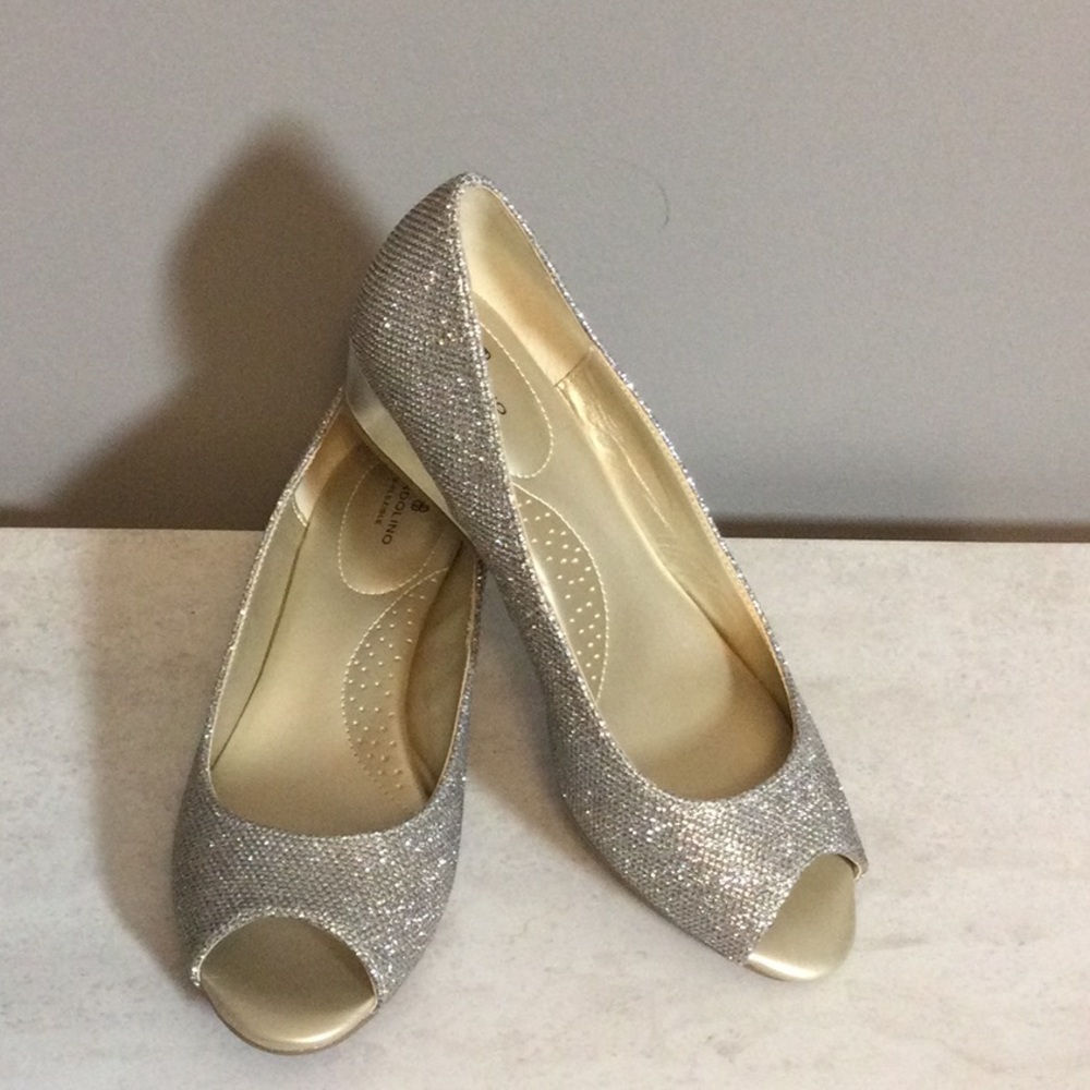 9.5 Bandolino Silver Peep-Toe Flats - Sparkle Dress Shoes